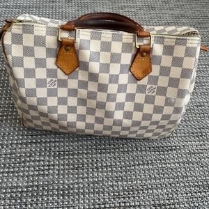 Louis Vuitton Speedy 30